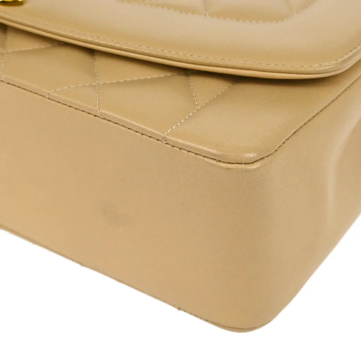 Chanel * 1994-1996 Beige Lambskin Medium Diana Shoulder Bag - Image 3