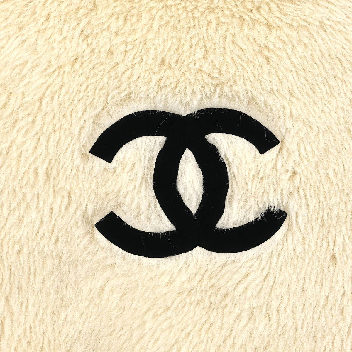 Chanel Sleeveless Fur Vest White - Image 3