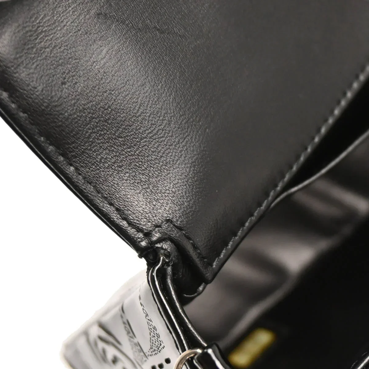 Chanel 2001-2003 Patent Leather Camellia Cutout East West Bag - Image 10