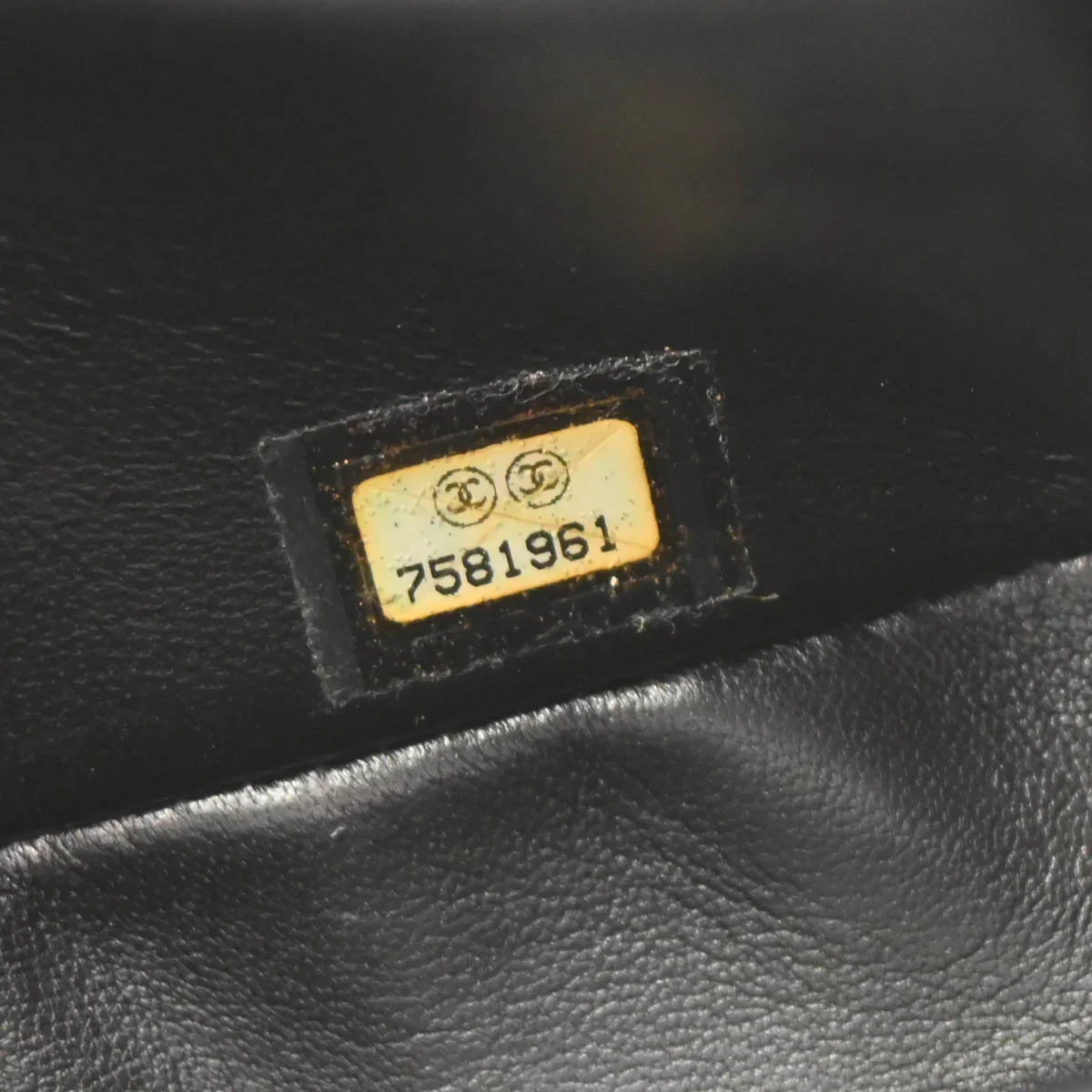 Chanel 2001-2003 Patent Leather Camellia Cutout East West Bag - Image 12
