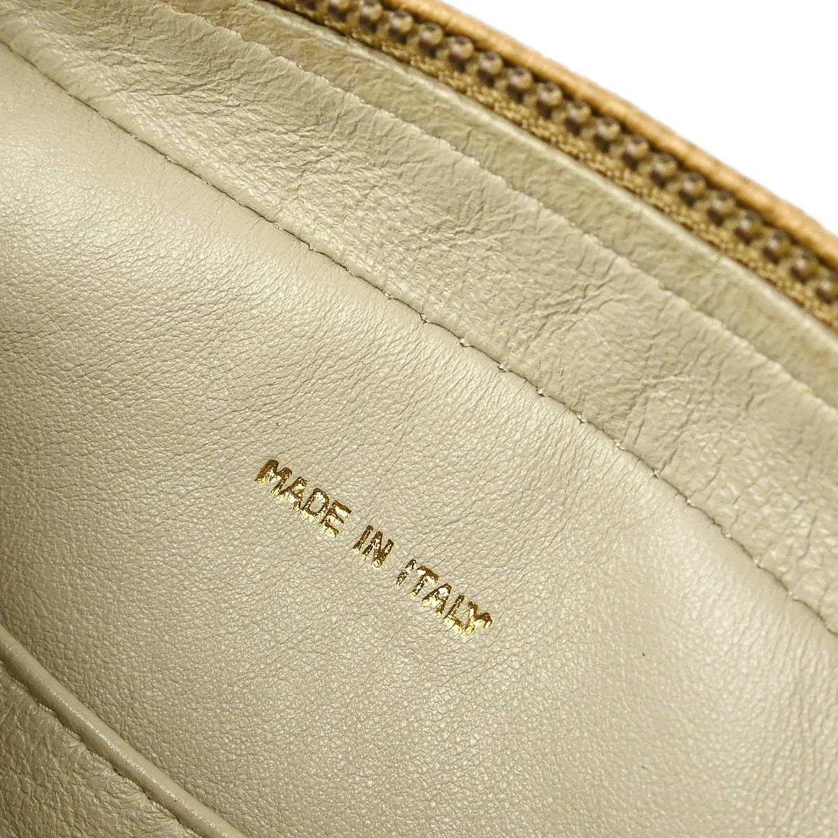 Chanel 1991-1994 Beige Caviar Chevron Camera Bag Mini - Image 9