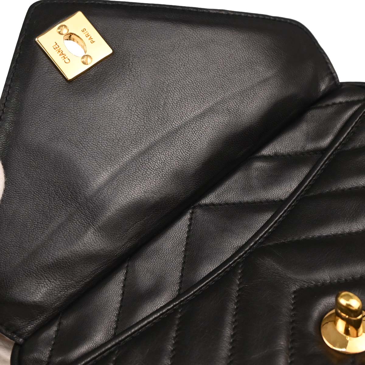 Chanel 1991-1994 Black Lambskin Camera Bag Mini - Image 7