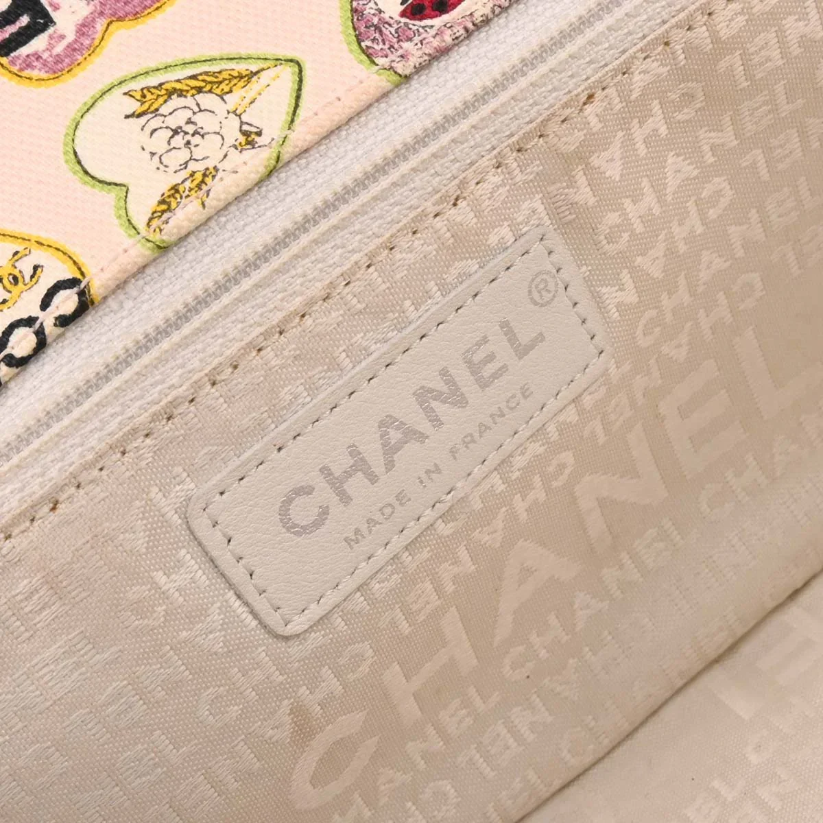 Chanel 2005-2006 Pink Canvas Valentine Chain Shoulder Bag - Image 8