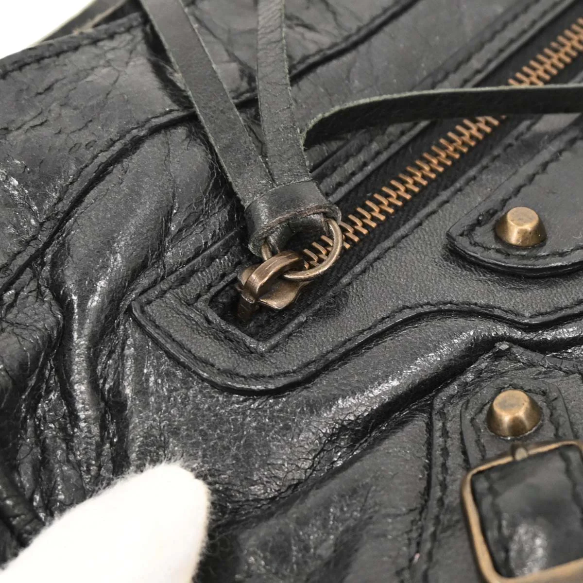 Balenciaga Black Leather The Hip Handbag - Image 4