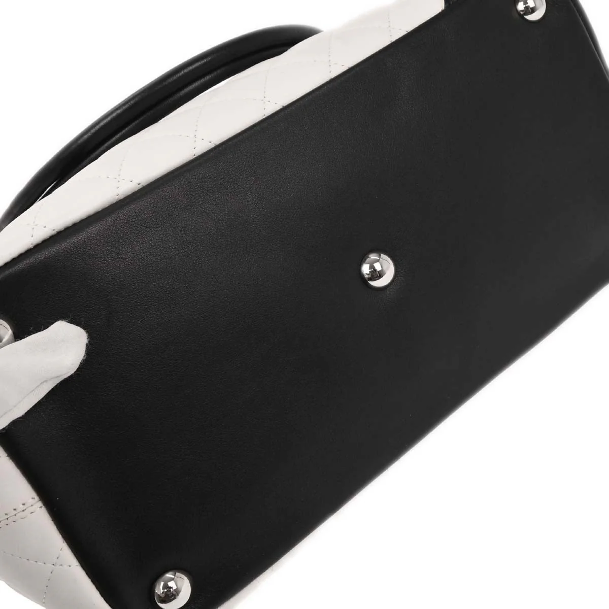 Chanel 2004-2005 White Calfskin Cambon Ligne Tote Handbag - Image 4