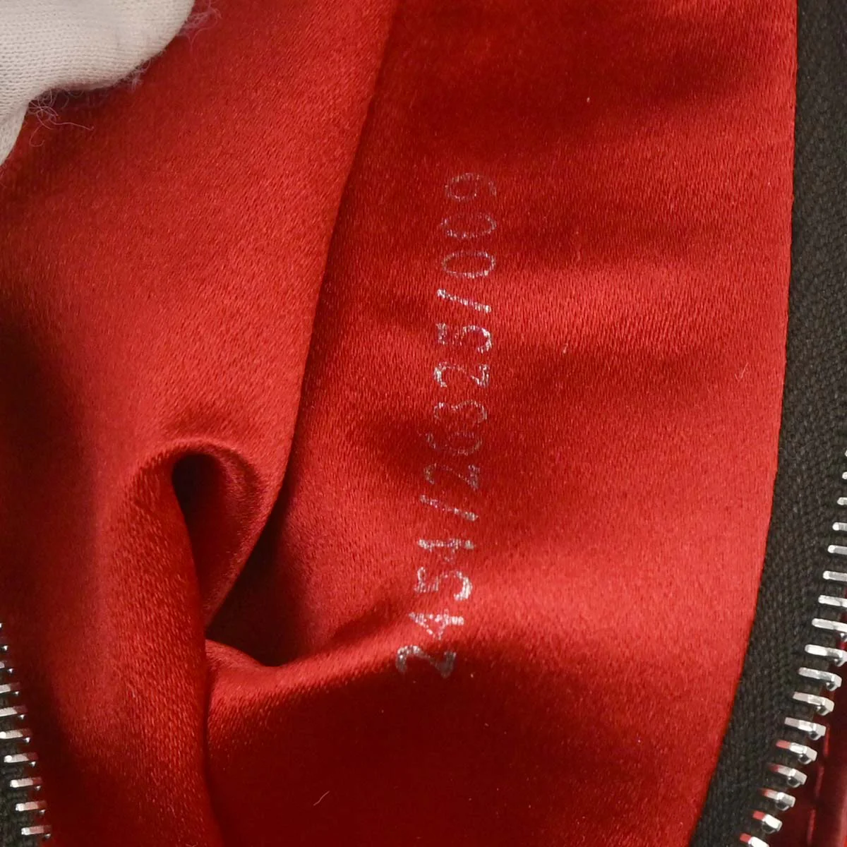 Fendi Red Beaded Mamma Baguette Handbag - Image 10