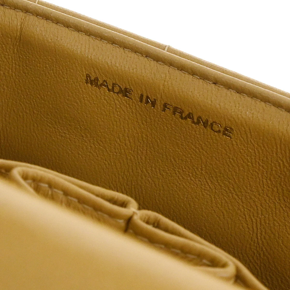 Chanel 2002-2003 Beige Lambskin Coco Bar East West Shoulder Bag - Image 19