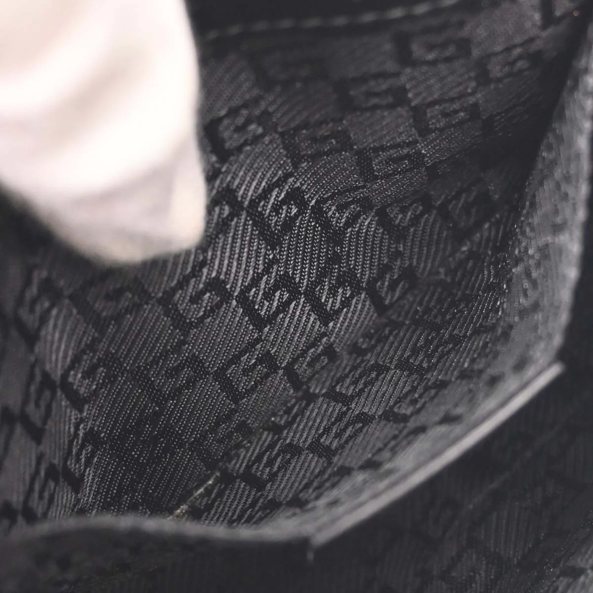 Gucci Black Patent Leather Handbag - Image 17