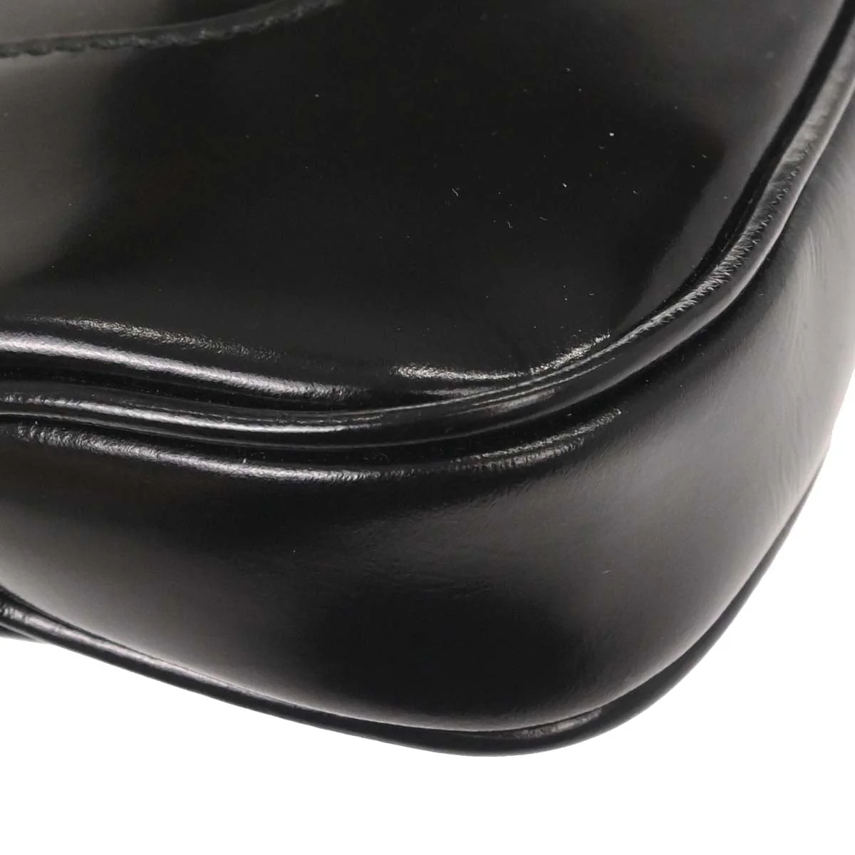 Gucci Black Patent Leather Handbag - Image 4