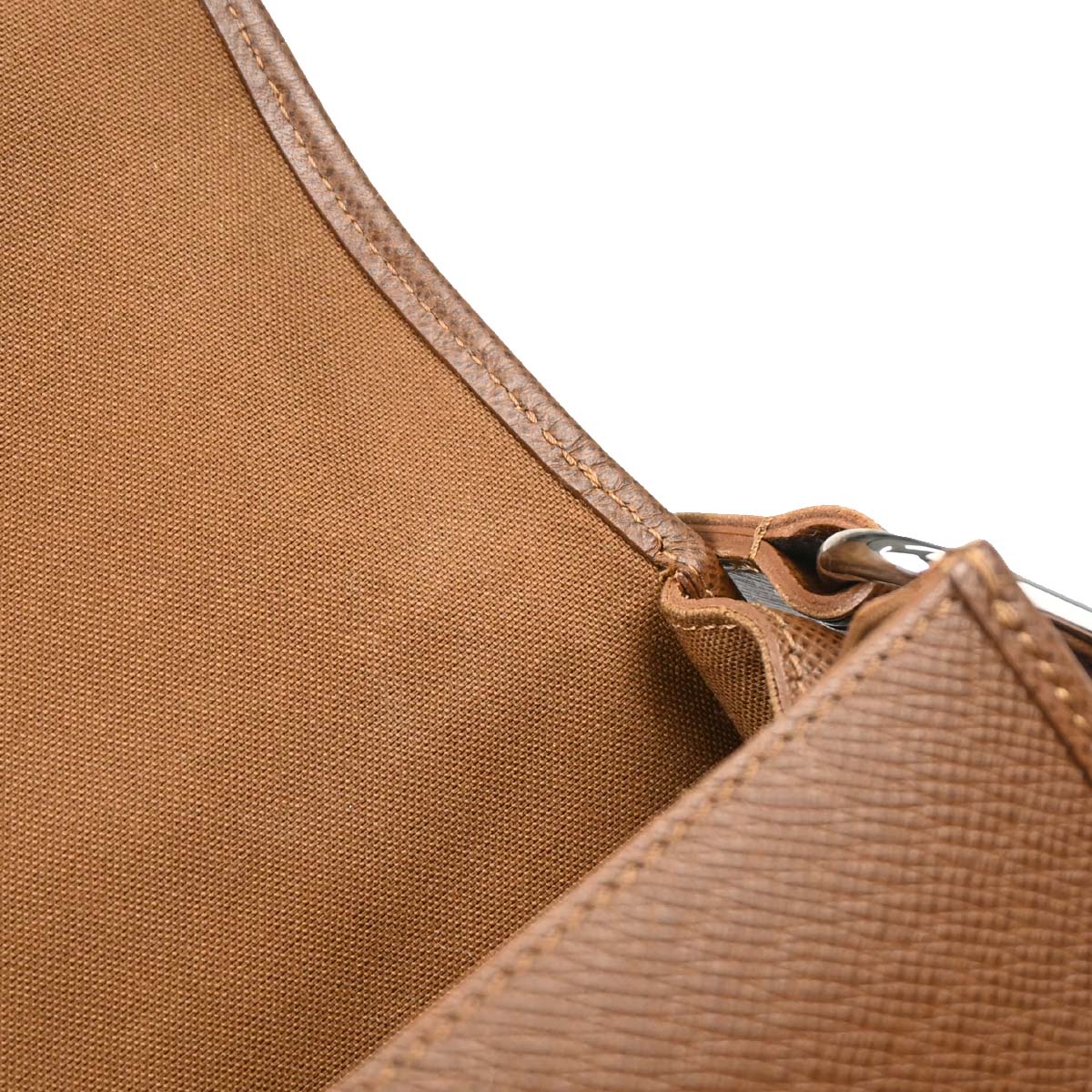 Louis Vuitton 2009 Brown Taiga Andrei Shoulder Bag M32488 - Image 15
