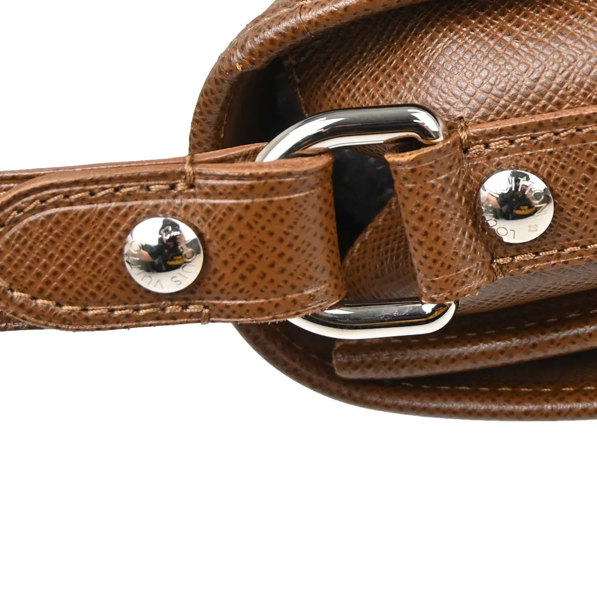 Louis Vuitton 2009 Brown Taiga Andrei Shoulder Bag M32488 - Image 7