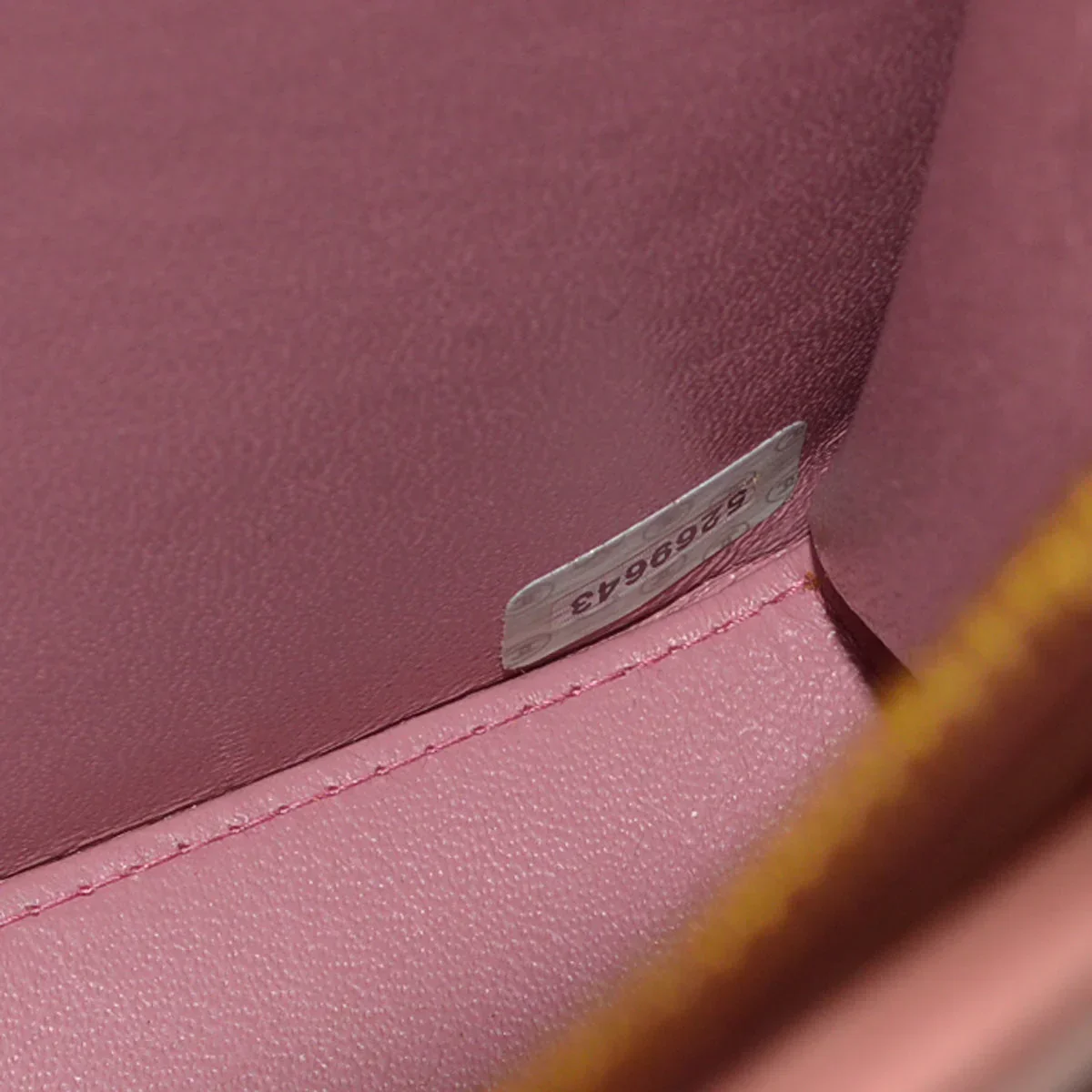 Chanel 1997-1999 Pink Lambskin Handbag - Image 9