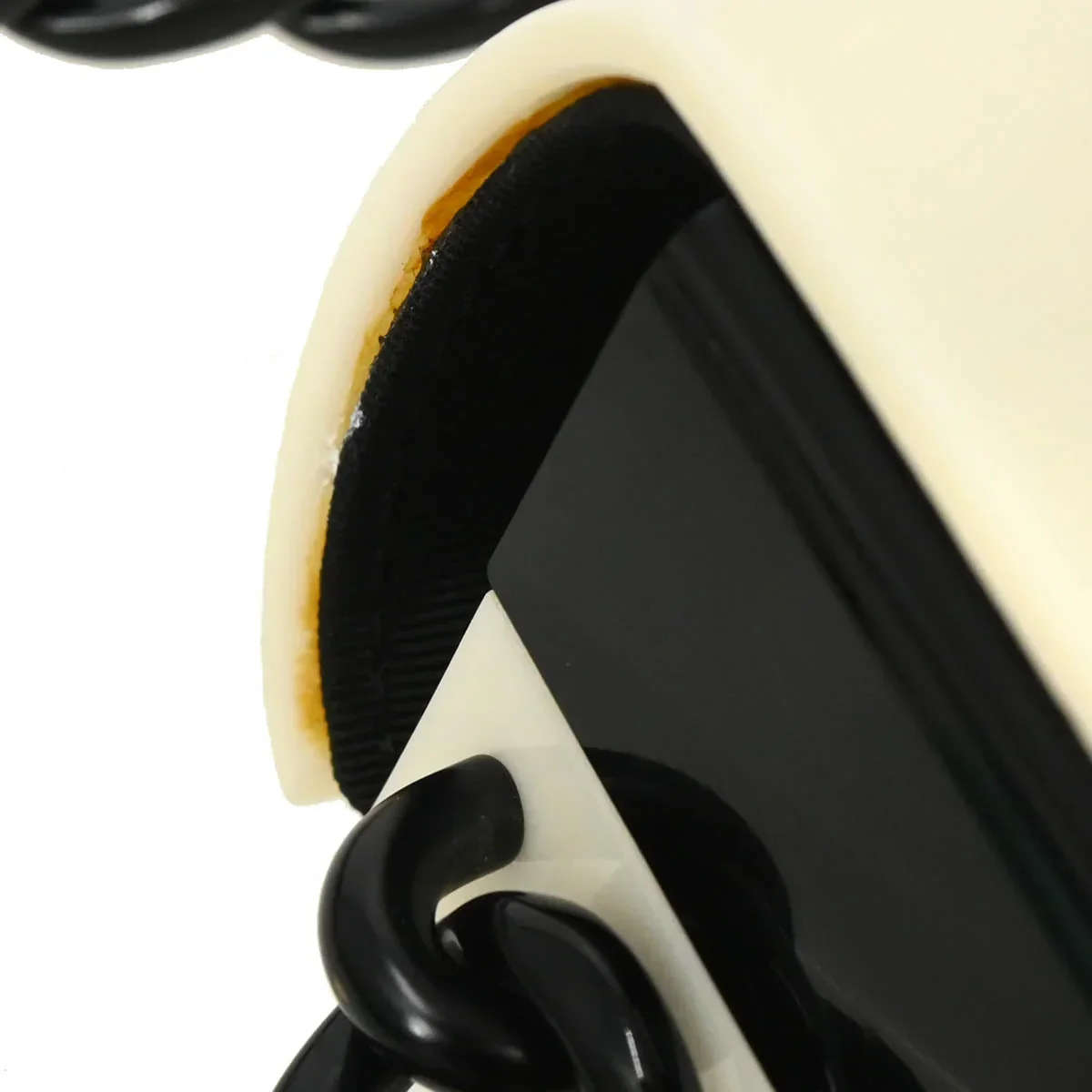 Chanel 2000-2001 Black White Acrylic Shoulder Bag - Image 6