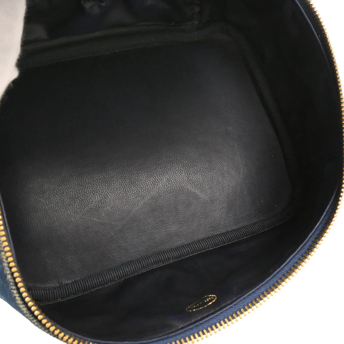 Chanel 1996-1997 Blue Denim Vanity Handbag - Image 8