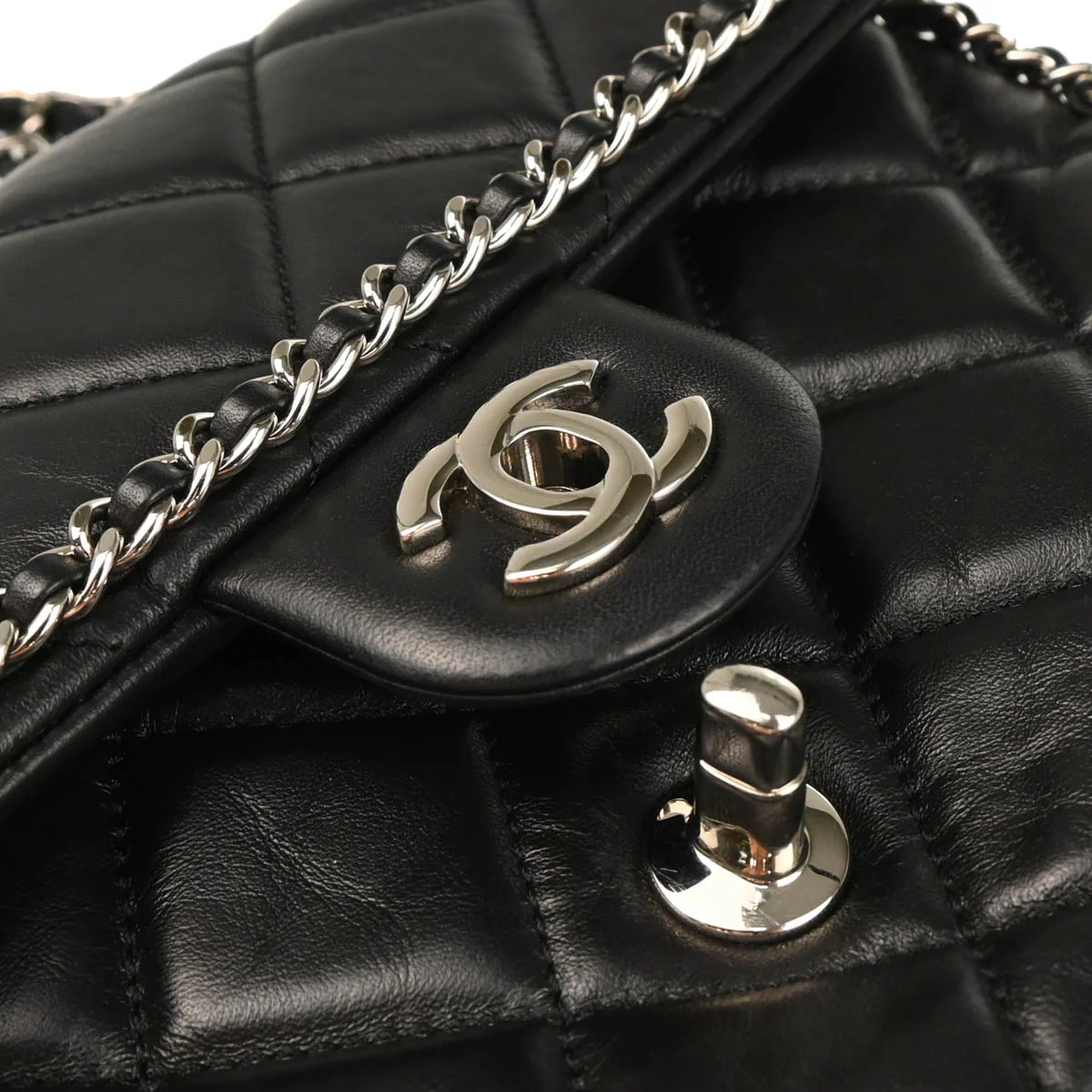 Chanel 2019 Black Calfskin Chain Around Shoulder Bag - Image 6