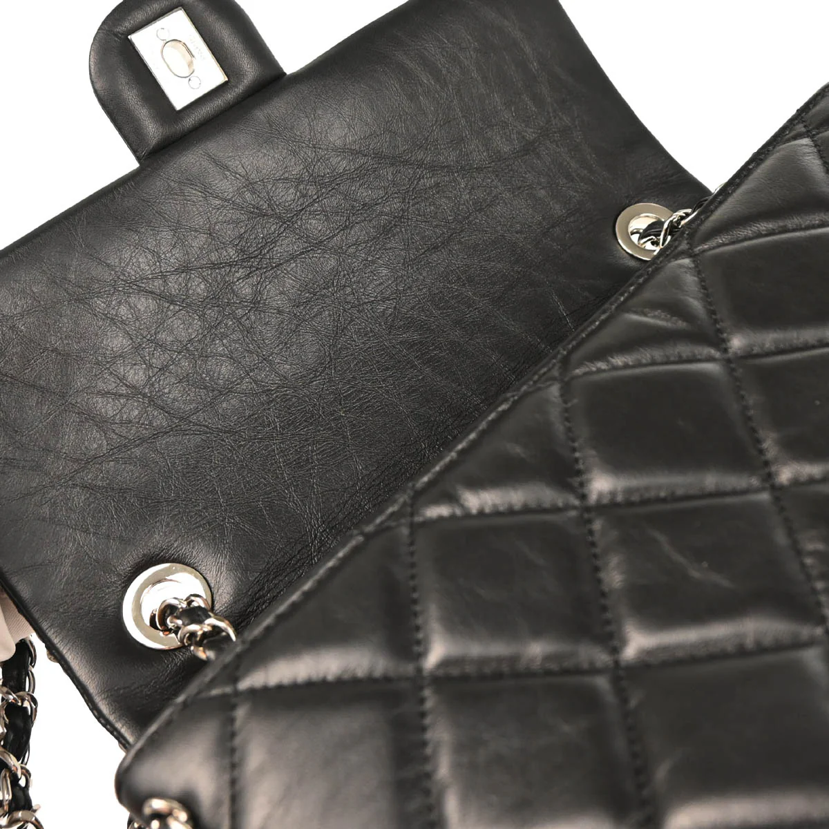 Chanel 2019 Black Calfskin Chain Around Shoulder Bag - Image 8