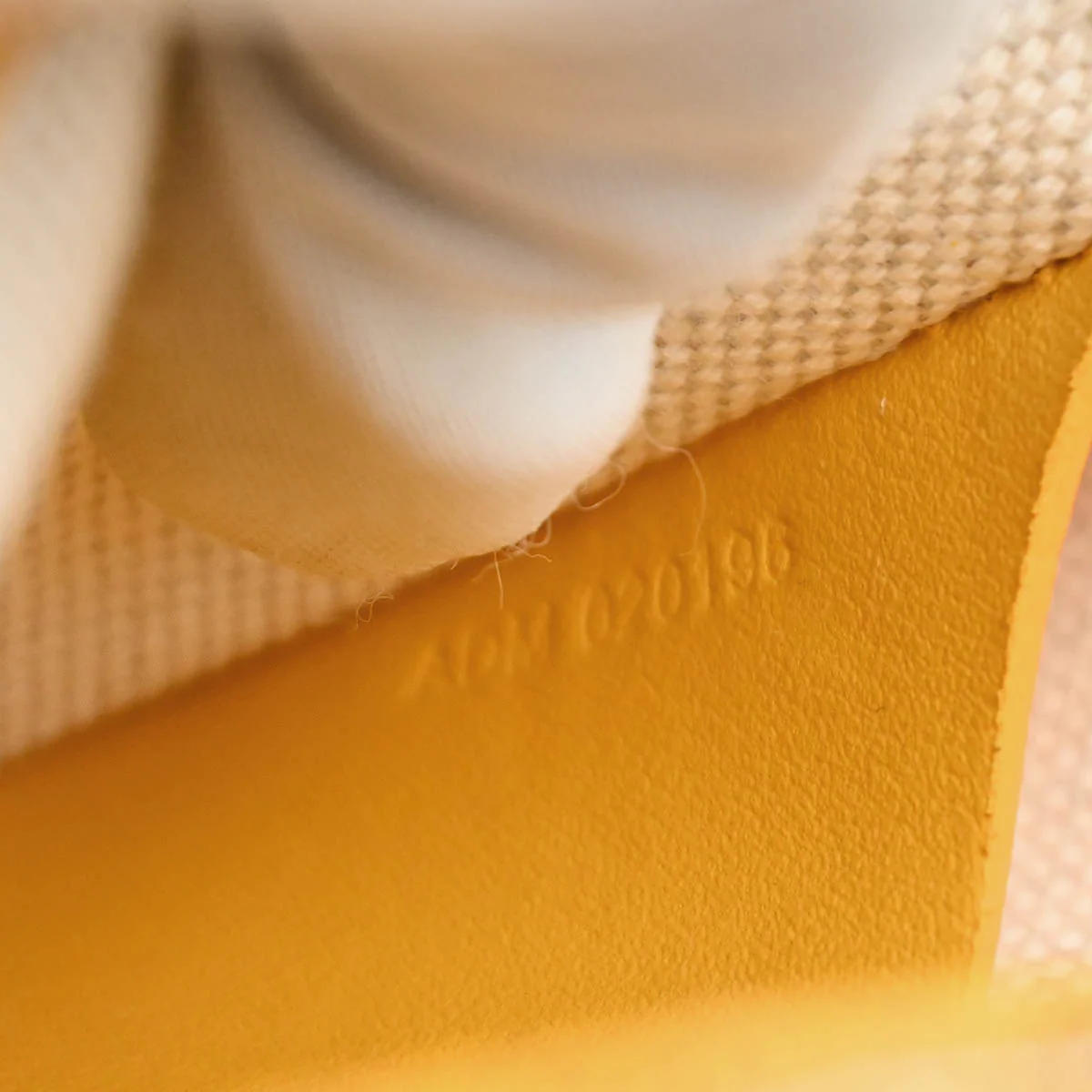 Goyard 2019 Yellow Plumet Shoulder Bag Pochette Wallet - Image 10