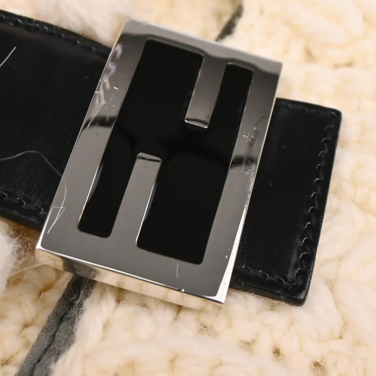 Fendi 1990s White Wool Baguette Handbag - Image 6
