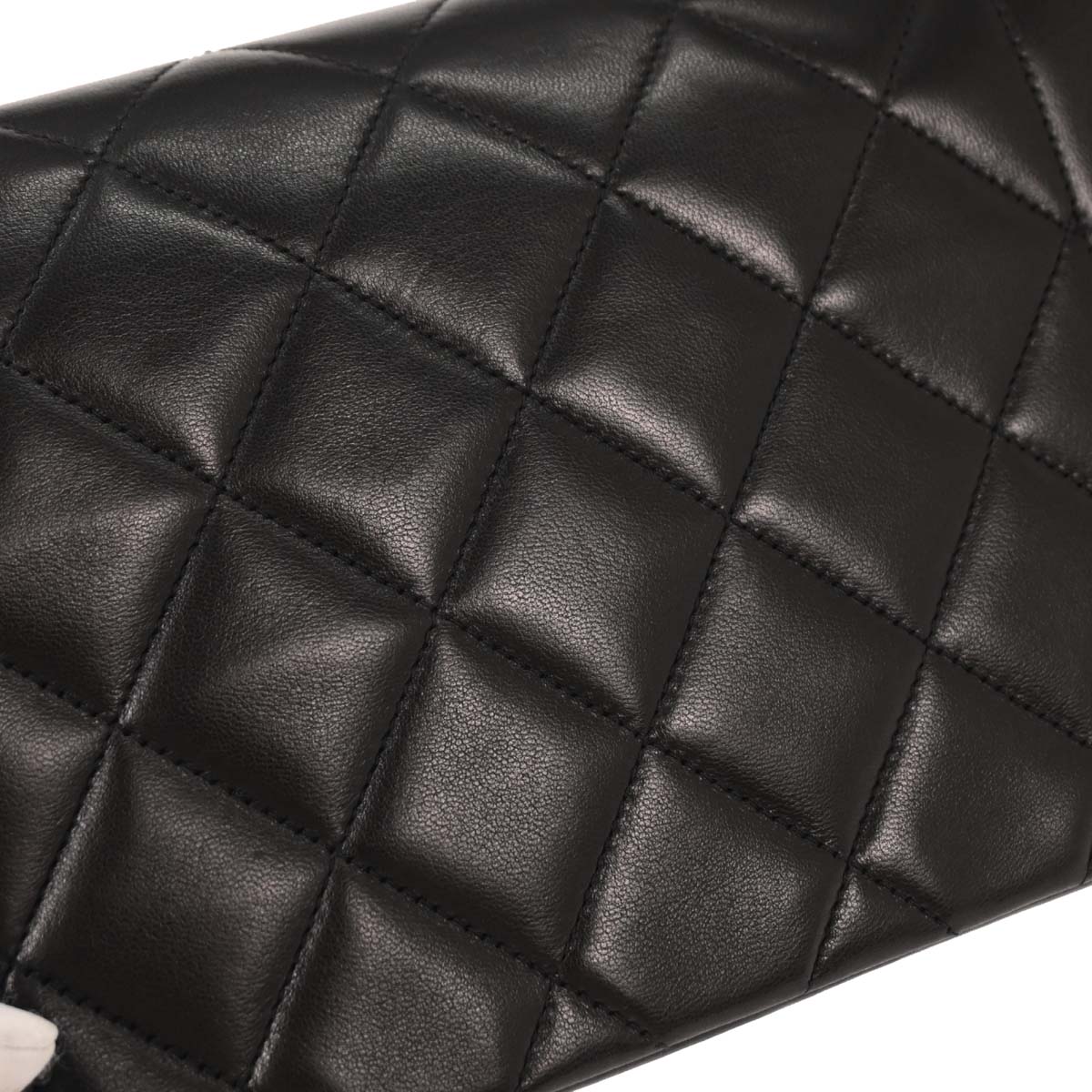 Chanel 1991-1994 Black Lambskin Small Diana Shoulder Bag - Image 3