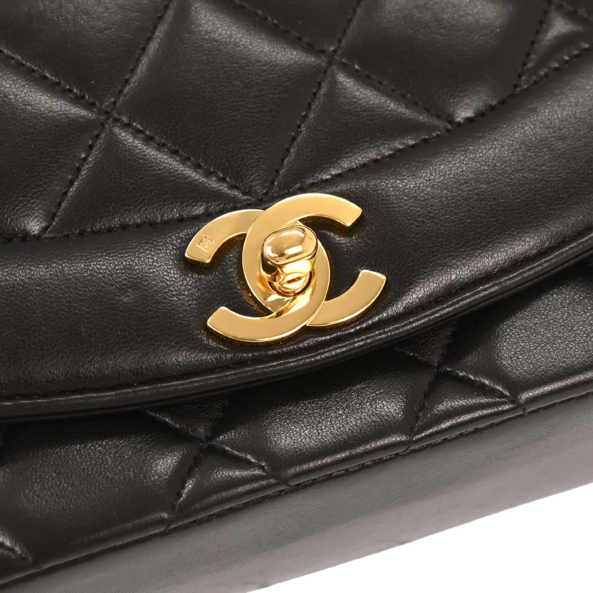Chanel 1991-1994 Black Lambskin Small Diana Shoulder Bag - Image 5