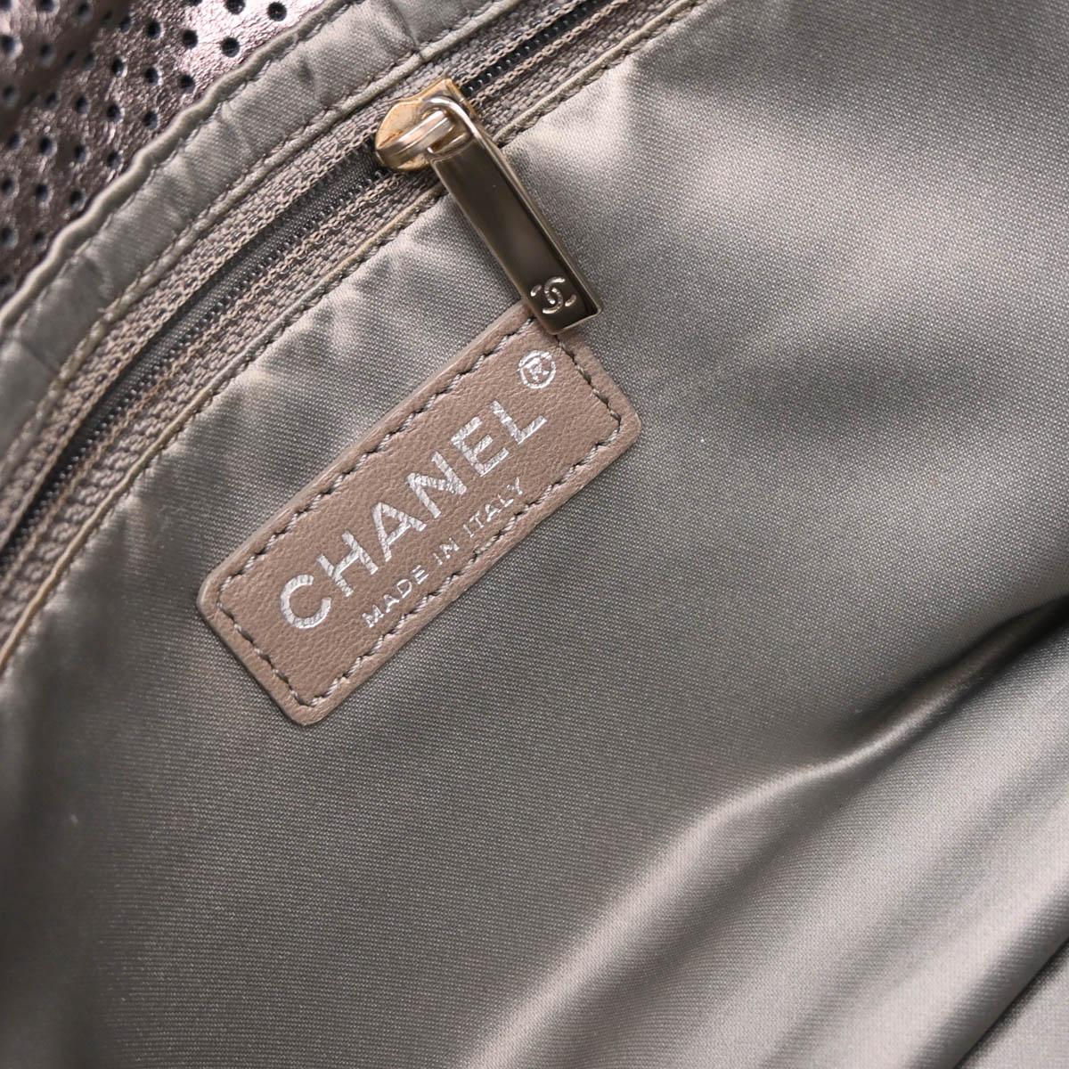 Chanel 2006-2008 Gold Perforated Mademoiselle Lock Single Flap Shoulder Bag - Image 9