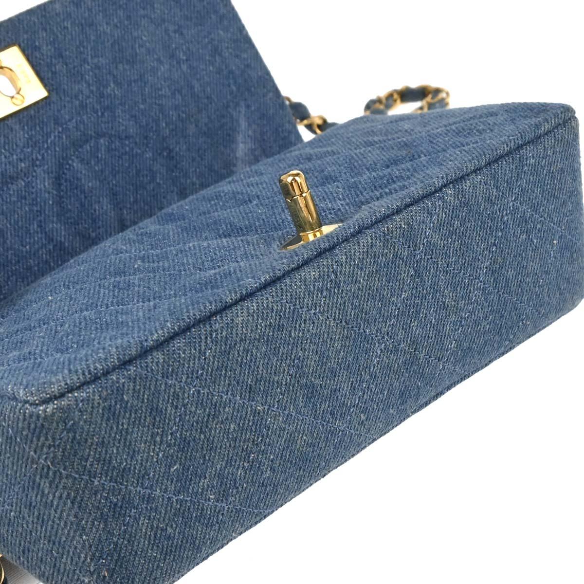Chanel 1989-1991 Light Blue Denim Turnlock Mini Full Flap Shoulder Bag - Image 4