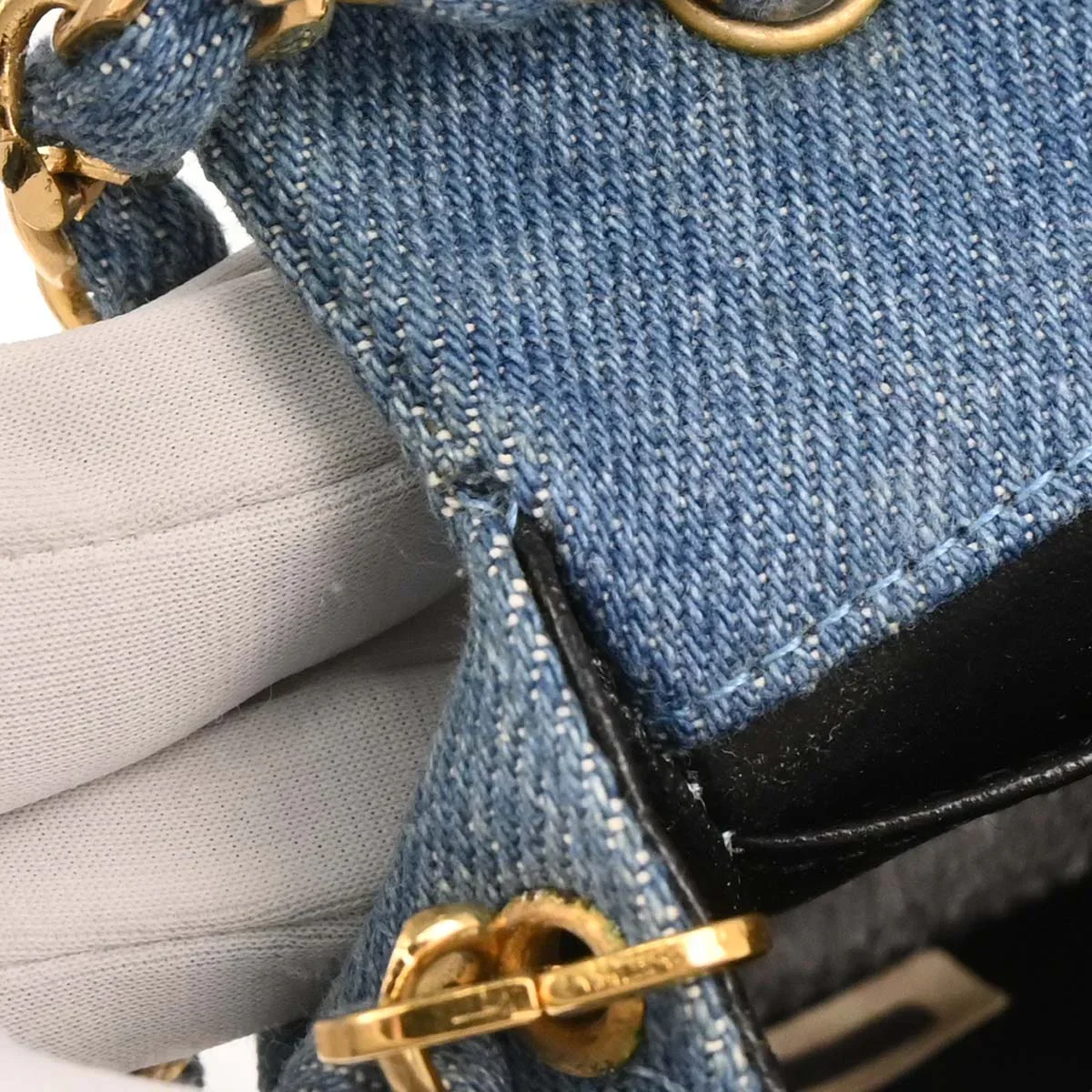Chanel 1989-1991 Light Blue Denim Turnlock Mini Full Flap Shoulder Bag - Image 8