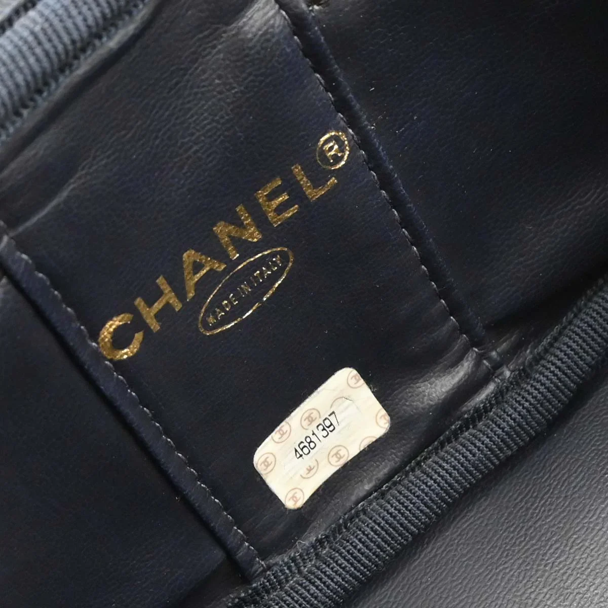 Chanel 1996-1997 Blue Denim Vanity Handbag - Image 10