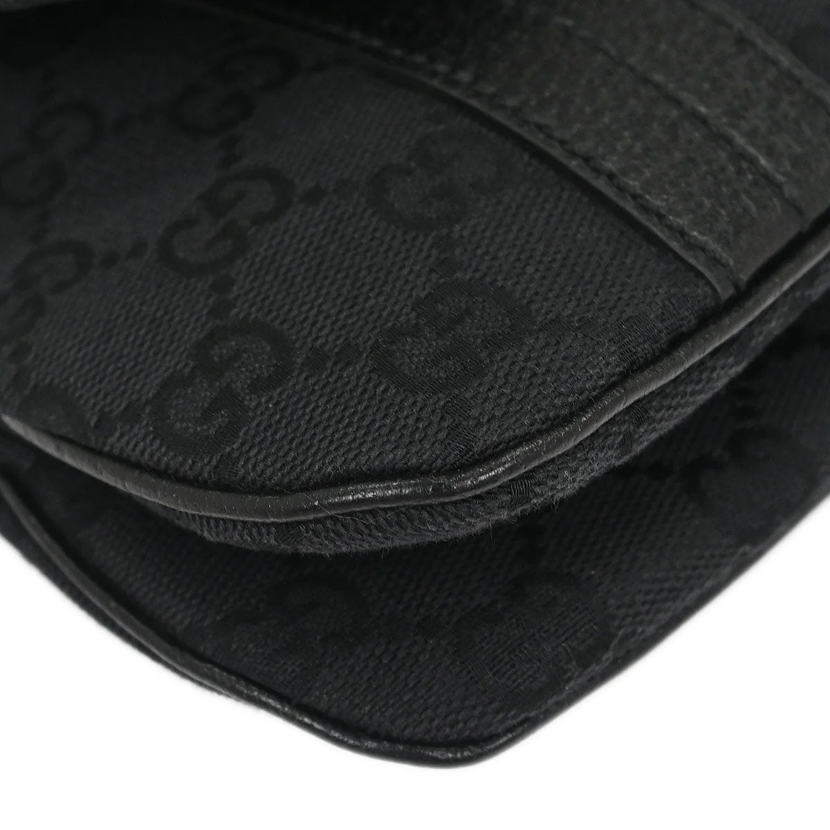 Gucci Black GG Handbag - Image 4