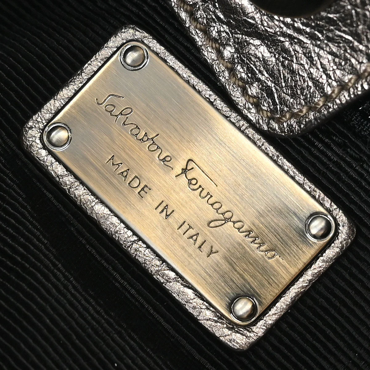 Salvatore Ferragamo Metallic Bronze Leather Vara Bow Handbag - Image 9