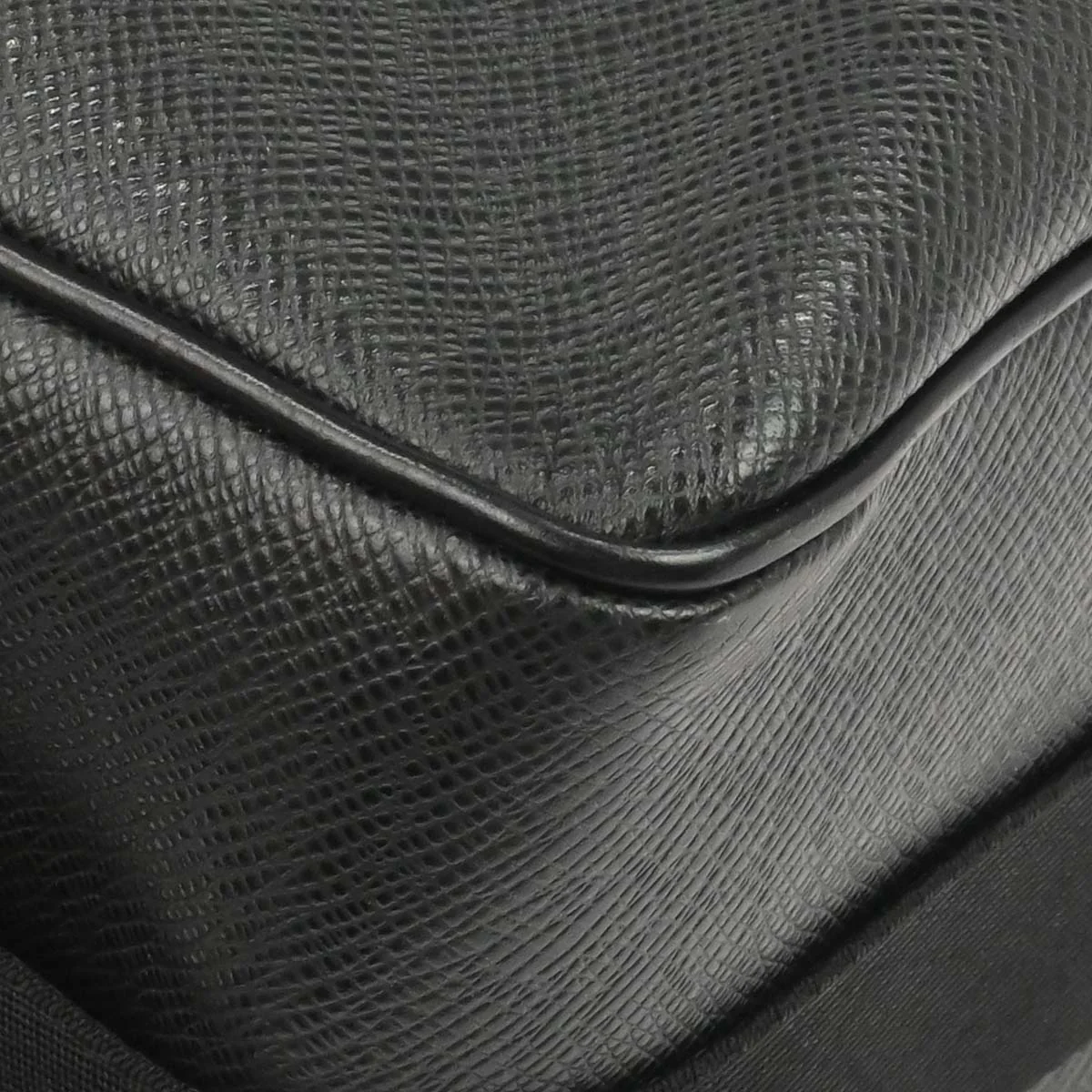 Louis Vuitton Black Taiga Reporter PM Shoulder Bag M30152 - Image 6
