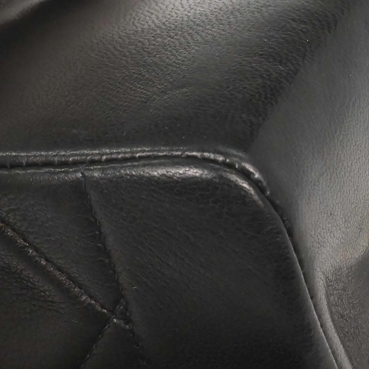 Chanel 1991-1994 Black Lambskin Single Flap Shoulder Bag - Image 7
