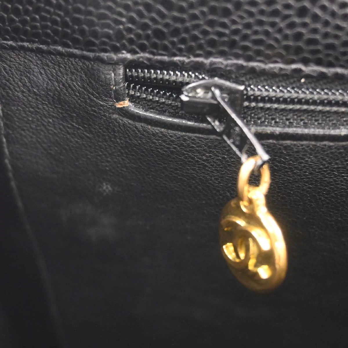 Chanel 1997-1999 Black Caviar Skin Chain Shoulder Tote Bag - Image 17