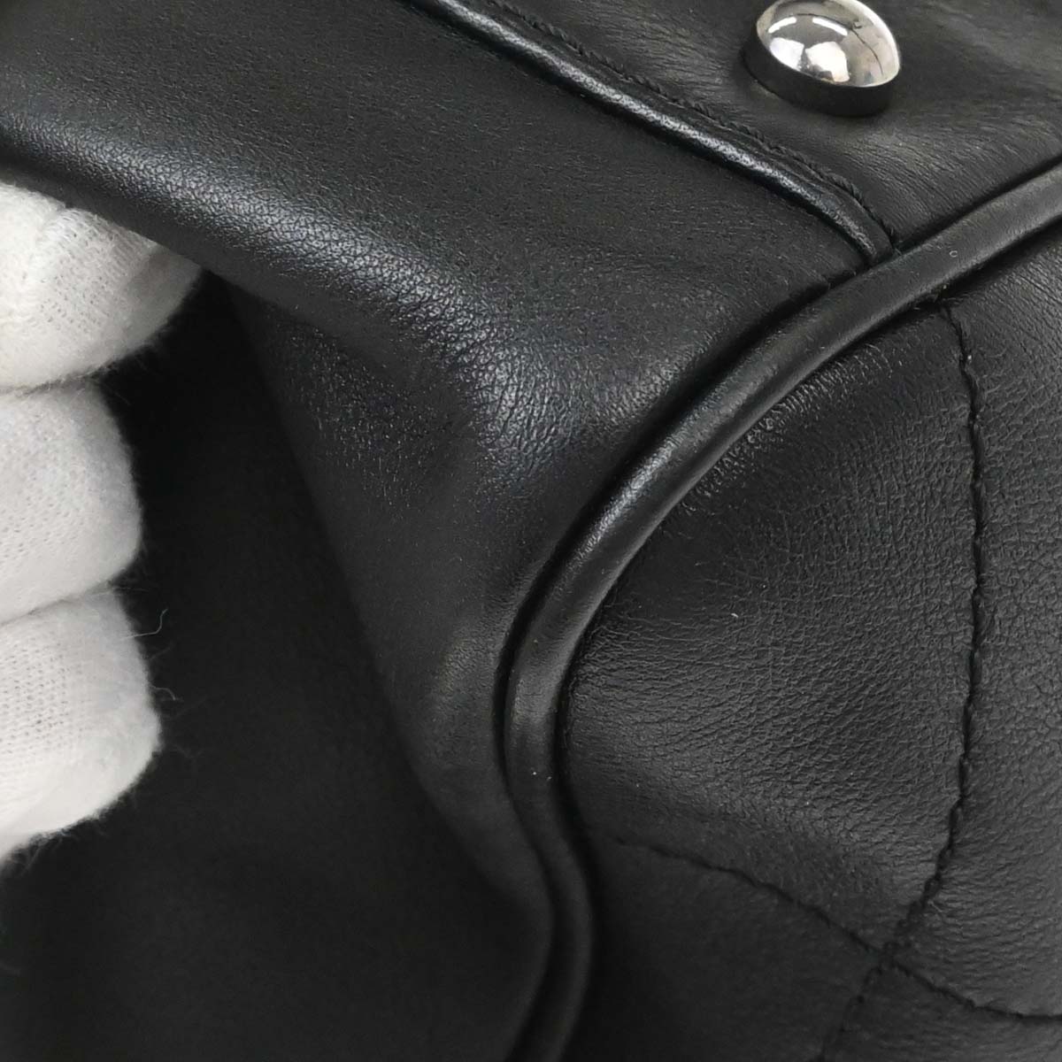 Chanel 2002-2003 Black Lambskin Choco Bar Handbag - Image 11