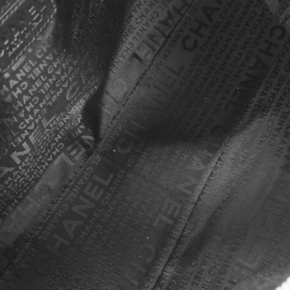 Chanel 2002-2003 Black Lambskin Choco Bar Handbag - Image 16
