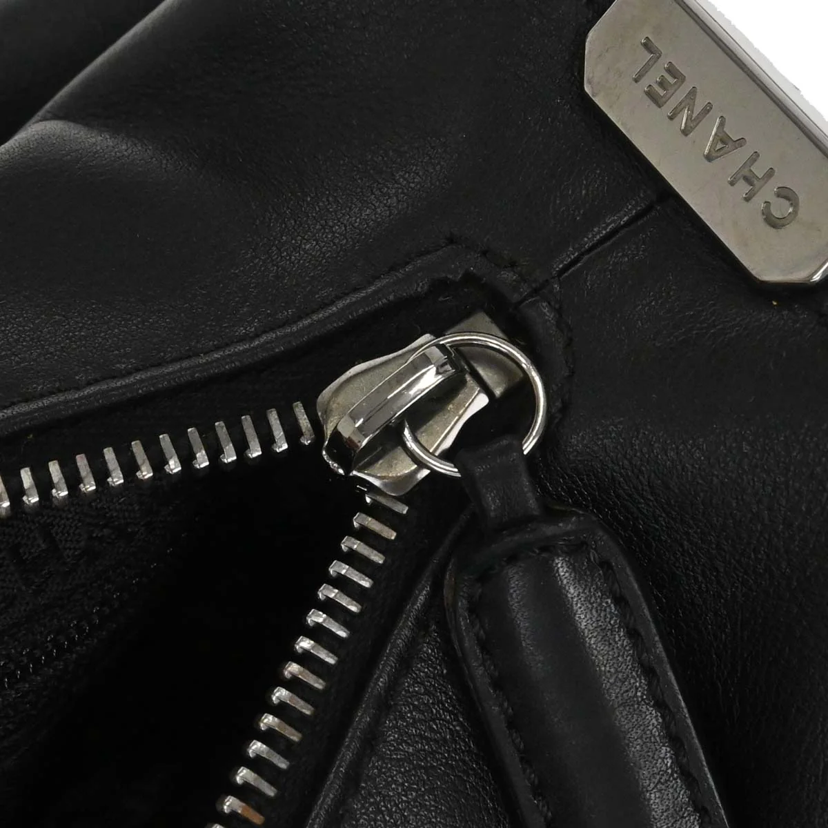 Chanel 2002-2003 Black Lambskin Choco Bar Handbag - Image 19