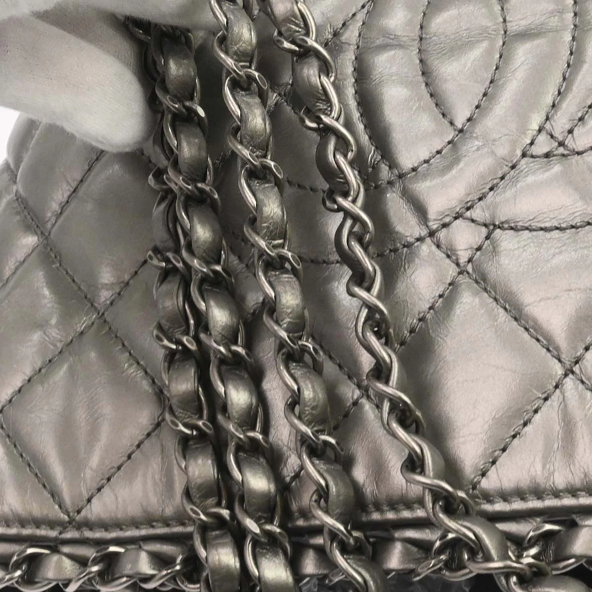 Chanel Metallic Silver Calfskin Chain Me Tote Handbag - Image 3