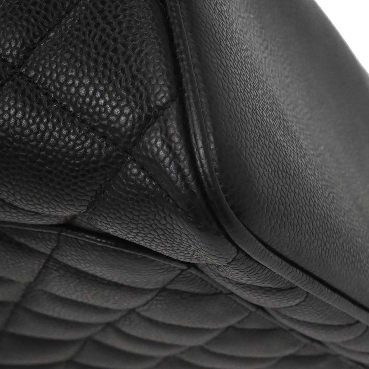 Chanel 2005-2006 Black Caviar Skin Medallion Tote Handbag - Image 11