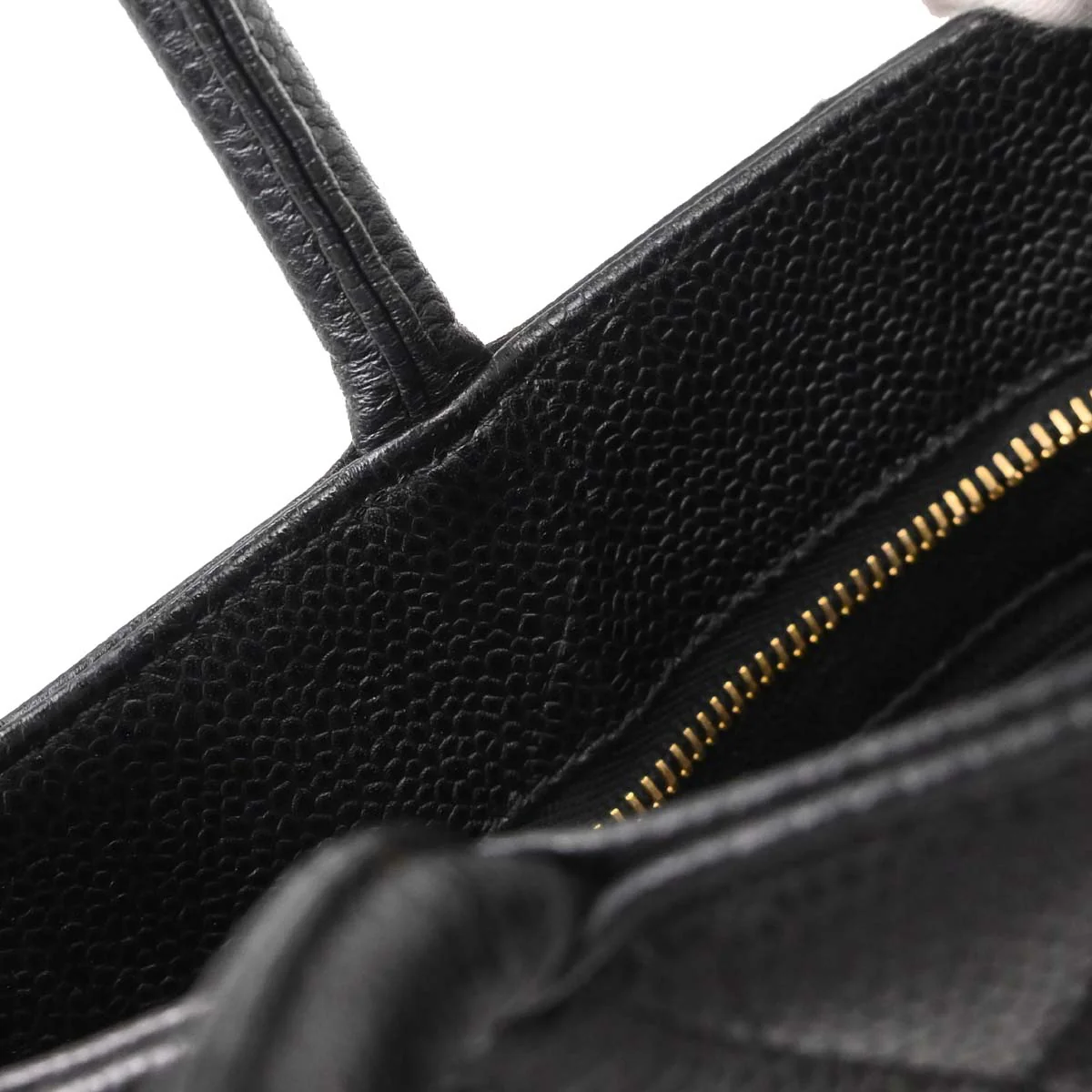 Chanel 2005-2006 Black Caviar Skin Medallion Tote Handbag - Image 17