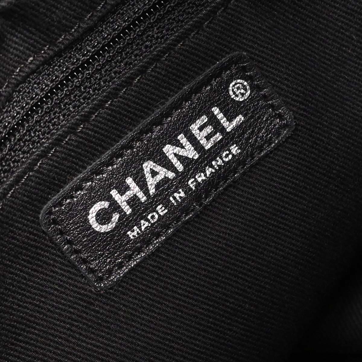 Chanel 2009-2010 Black Lambskin Tote Chain Handbag - Image 18