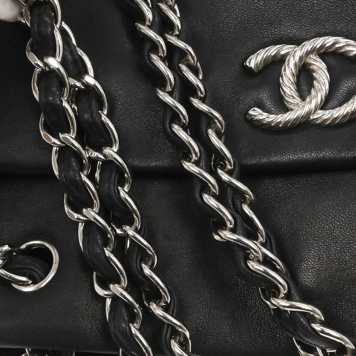 Chanel 2009-2010 Black Lambskin Tote Chain Handbag - Image 4