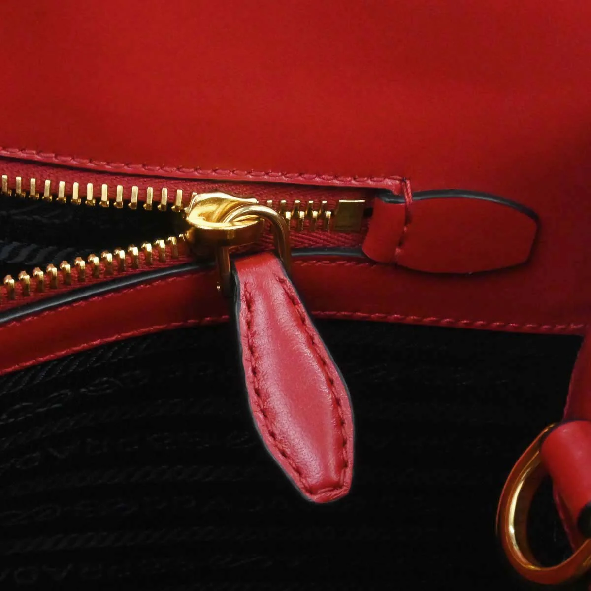 Prada Red Leather 2way Shoulder Tote Handbag - Image 18