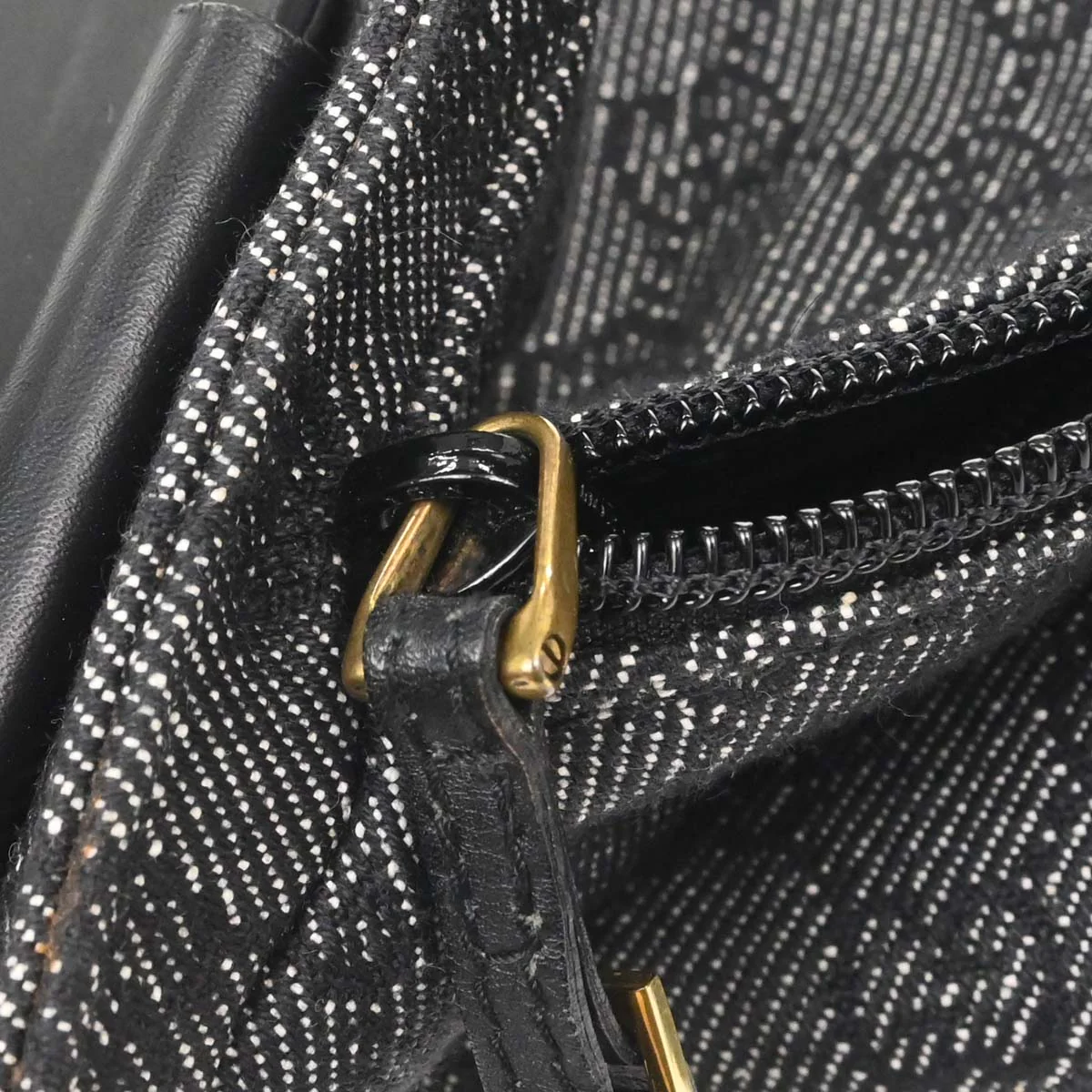 Gucci Black Canvas GG Handbag - Image 14