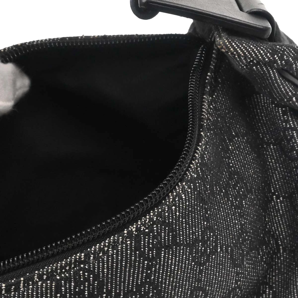 Gucci Black Canvas GG Handbag - Image 16