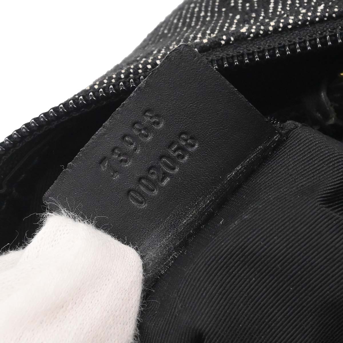 Gucci Black Canvas GG Handbag - Image 19