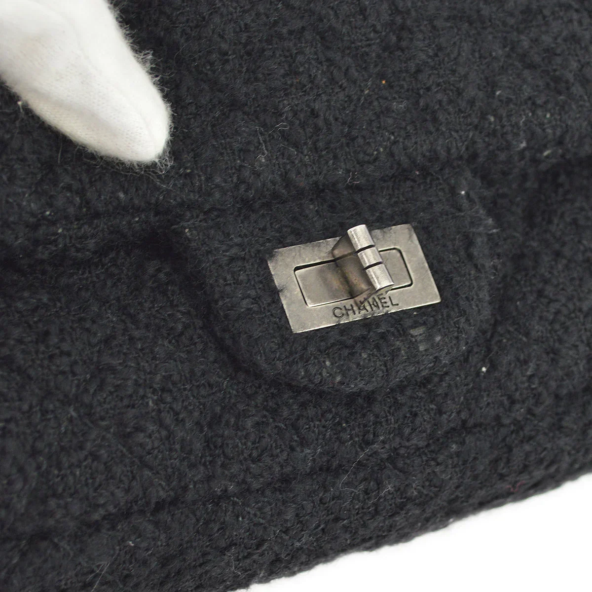Chanel 2009-2010 Tweed Mademoiselle Lock Shoulder Bag - Image 4