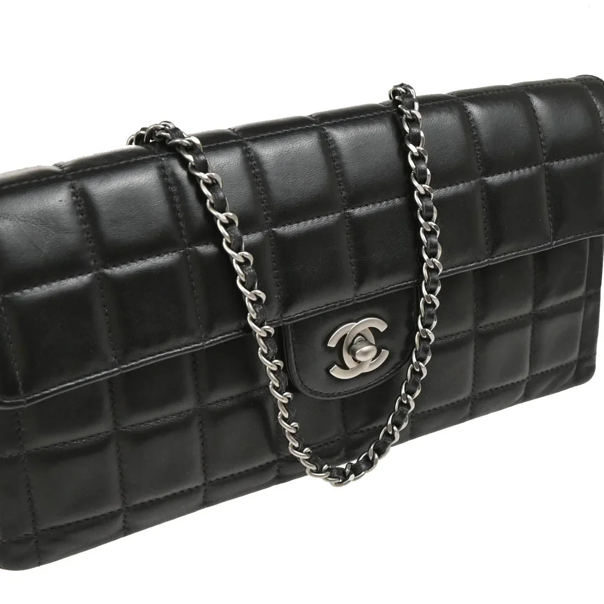 Chanel 2000-2001 Black Lambskin East West Choco Bar Shoulder Bag - Image 3