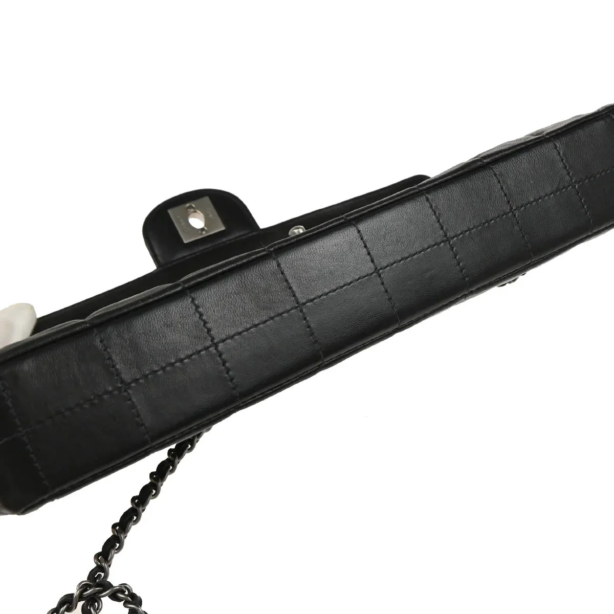 Chanel 2000-2001 Black Lambskin East West Choco Bar Shoulder Bag - Image 5