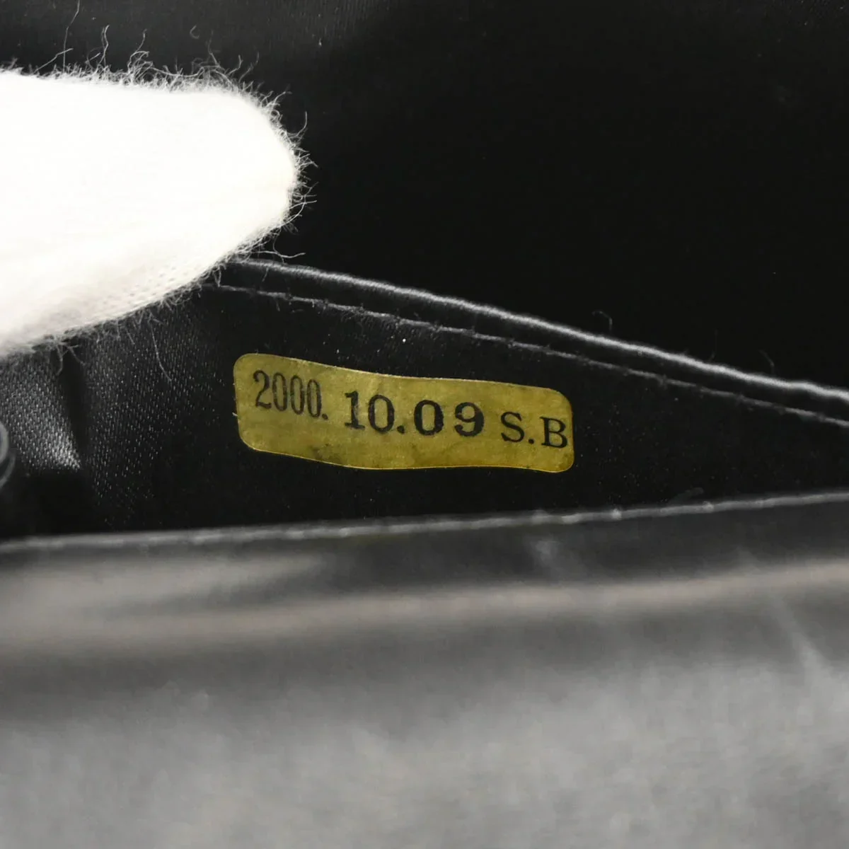 Chanel 2000-2001 Black Lambskin East West Choco Bar Shoulder Bag - Image 9