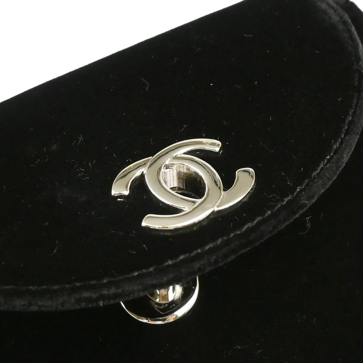 Chanel 1996-1997 Black Velvet Chain Handbag - Image 7